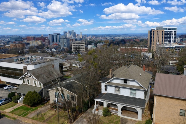 Building Photo - 2134 16th Ave S