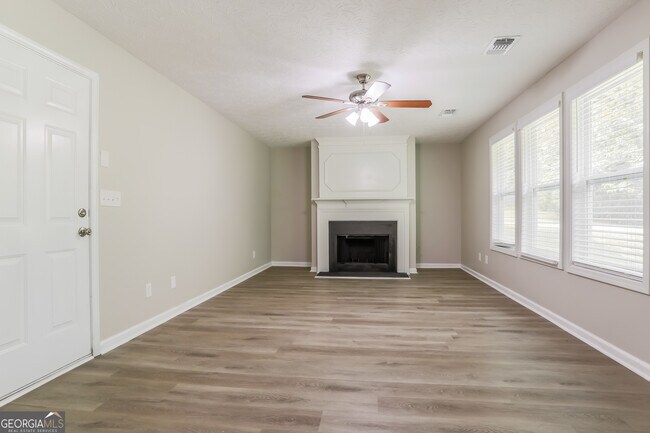 Building Photo - 6578 Carriage Ln
