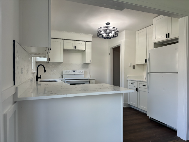 Foto del edificio - 834 Gardner Rd
