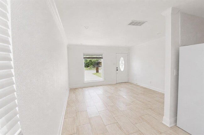 Foto del edificio - 6027 Bluebell Cir