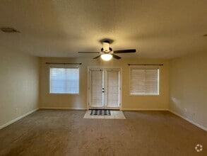Building Photo - 302 Ridgeway Dr