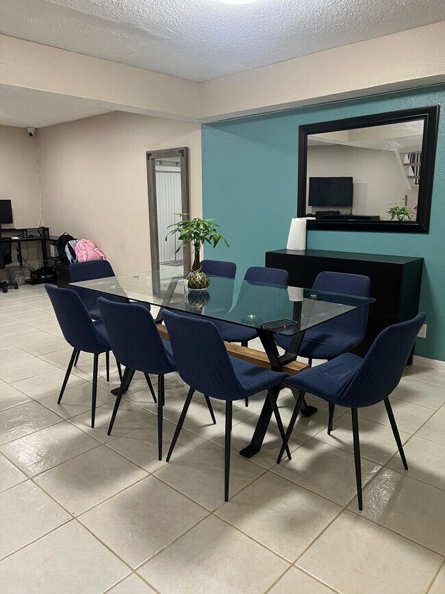 Foto del edificio - 5618 NW 16th St