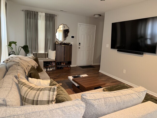 Foto del edificio - 2722 Meadow Knoll Dr