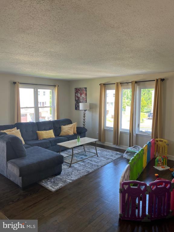 Foto del edificio - 2340 Ebury Ct