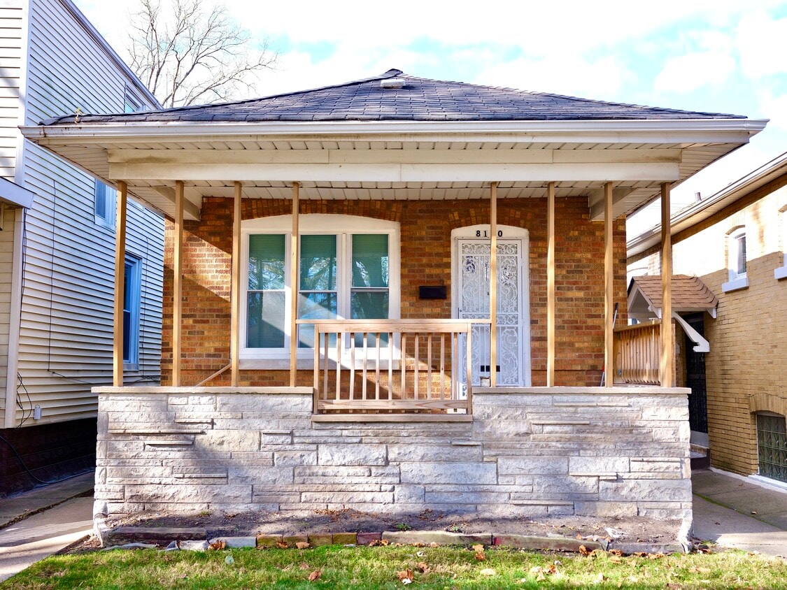8130 S Cornell Ave, Chicago, IL 60617 House Rental in Chicago, IL
