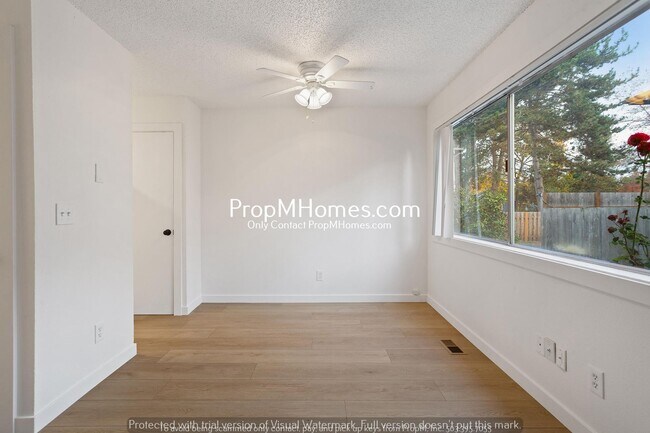 Building Photo - Newly and Thoughtfully Renovated Two Story Two Bedroom in Beaverton!