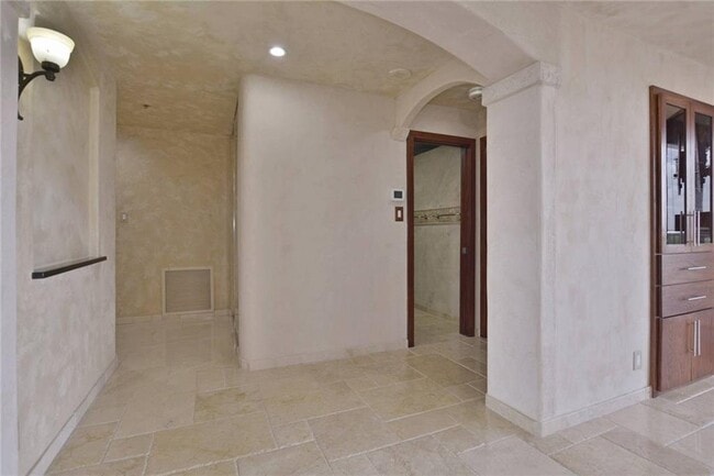 Foto del edificio - 40 N Interstate Hwy 35