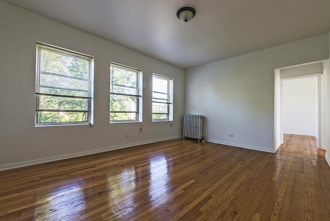 Foto del edificio - 8201 S Drexel Ave