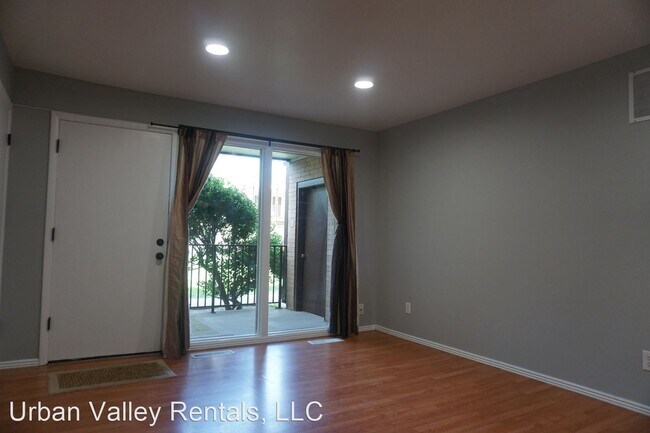 Building Photo - 2 br, 1 bath House - 2070 E. 3335 S. Apt #12