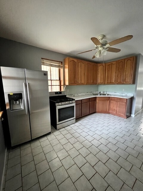 Foto del edificio - 3445 N Oakley Ave