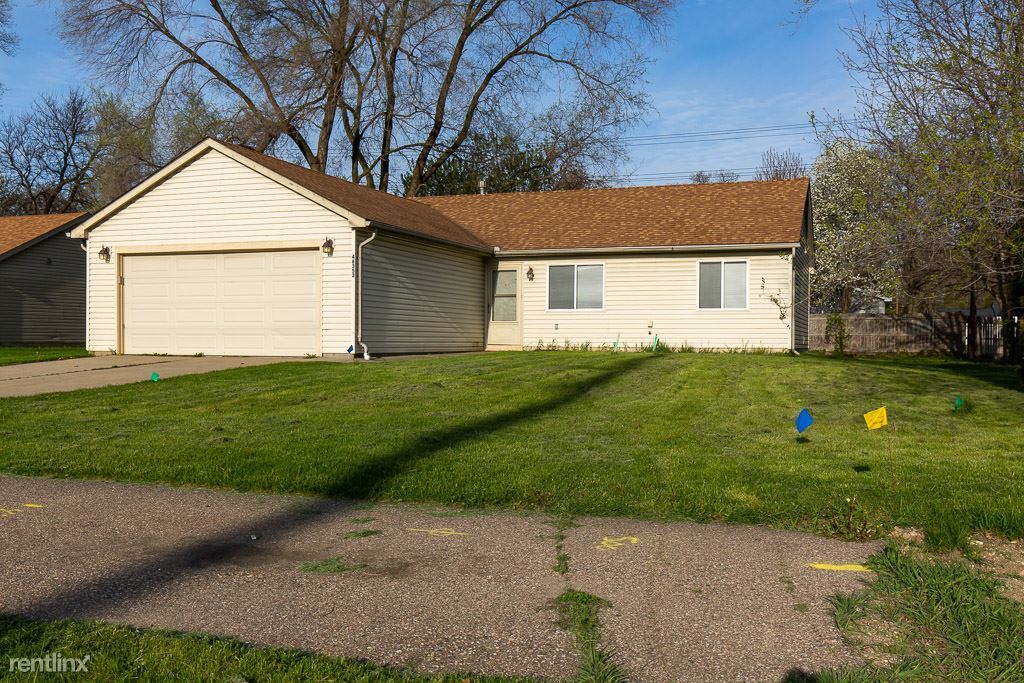 Primary Photo - 3 br, 2 bath House - 46353 Dequindre Rd