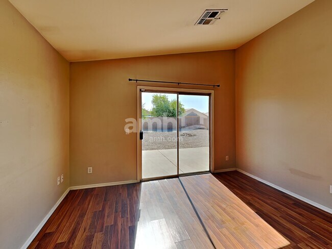 Building Photo - 12415 N 121st Dr