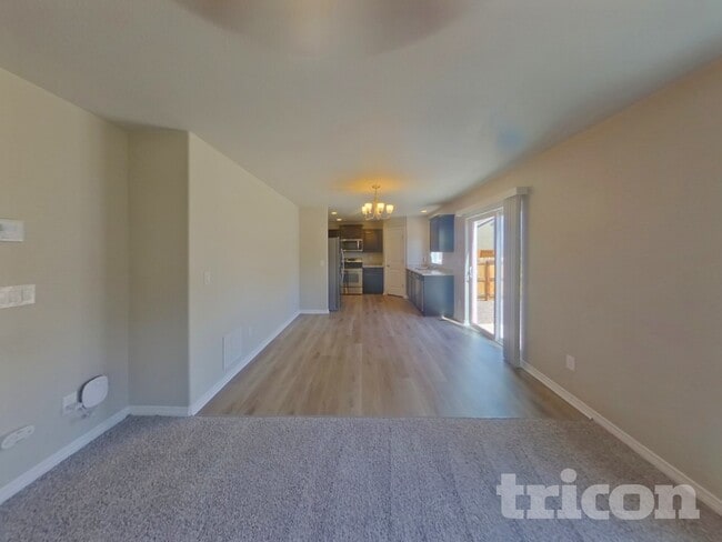Building Photo - 10865 Aliso Dr