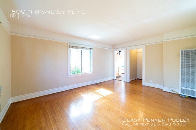 Foto del edificio - 1809 N Gramercy Pl