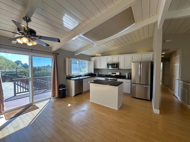 Foto del edificio - 2350 Rosewood Dr