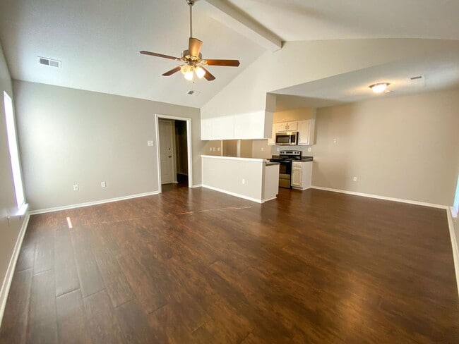 Building Photo - 3 bed, 2 bath in Horn Lake (ss appliances,...