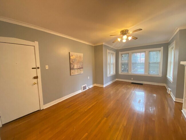 Building Photo - 5237 W Agatite
