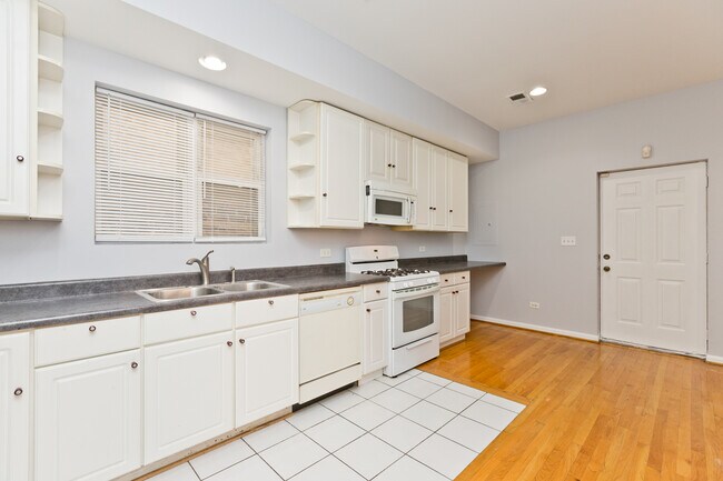 Foto del edificio - 2326 N Rockwell St