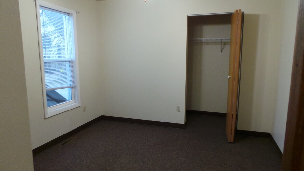 Large bedroom closets - 154 S Franklin St