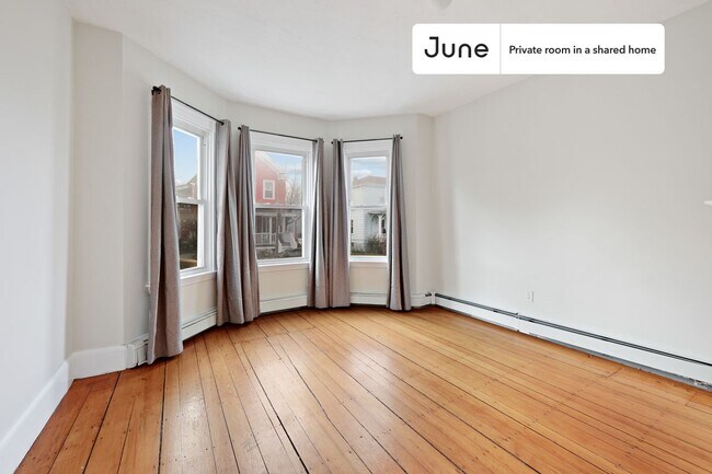 Foto del edificio - Room in Shared 4 bed/1 bath home in Roxbury
