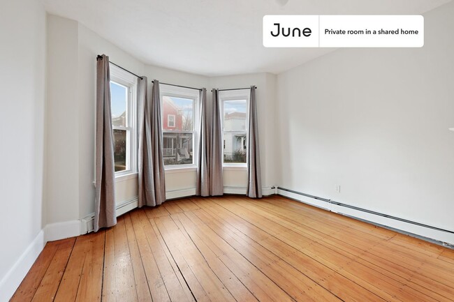 Building Photo - Room in Shared 4 bed/1 bath home in Roxbury