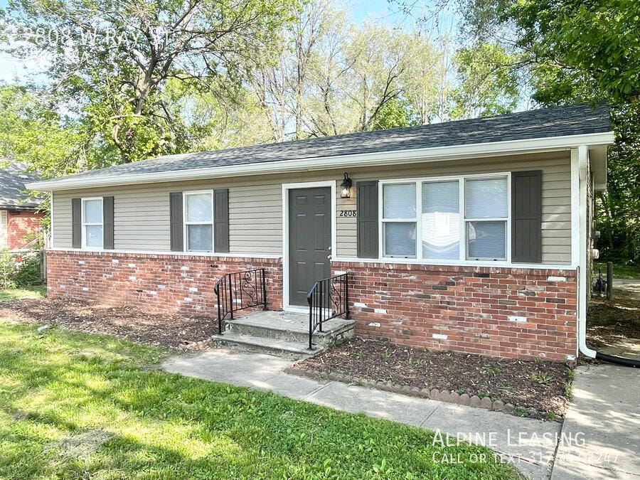 Primary Photo - 2808 W Ray St