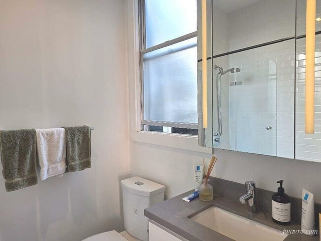 Foto del edificio - 3448 17th St