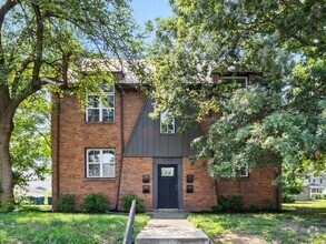 Building Photo - 1383 Eastview Ave