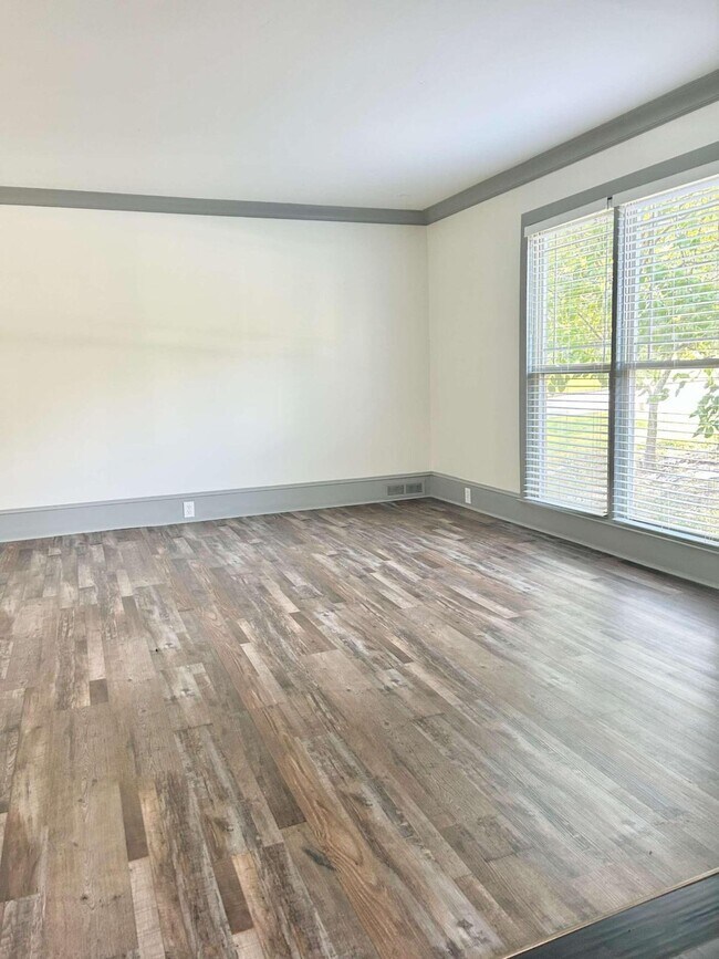 Foto del edificio - 4872 Beverly Dr SW