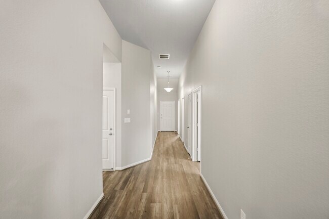 Foto del edificio - 14739 Sweetwater Dr