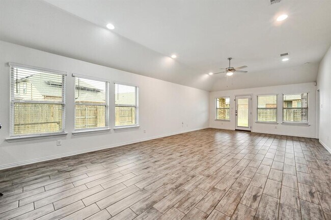 Foto del edificio - 2213 Montesol Ln