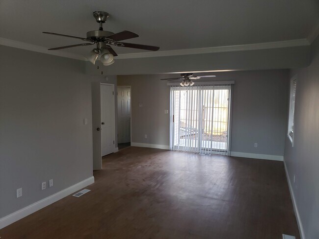 Foto del edificio - 7100 NW Country Club Ln