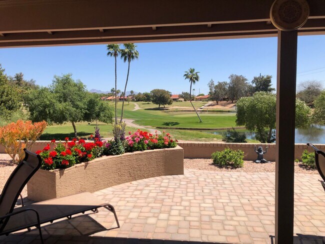 Building Photo - Welcome to this lovely golf course view ho...