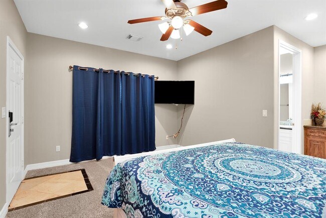Building Photo - 7039 Kingston Cove Ln