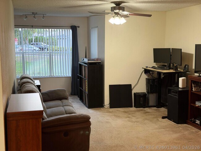 Foto del edificio - 1401 Village Blvd