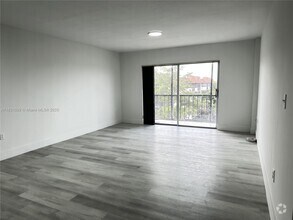 Building Photo - 4174 Inverrary Dr