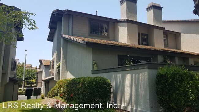 Building Photo - 3 br, 2.5 bath House - 16 Starshine #11