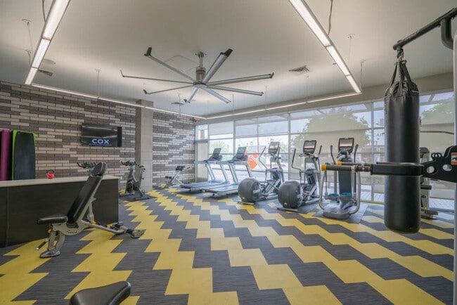 Building Photo - 295 E Roosevelt St