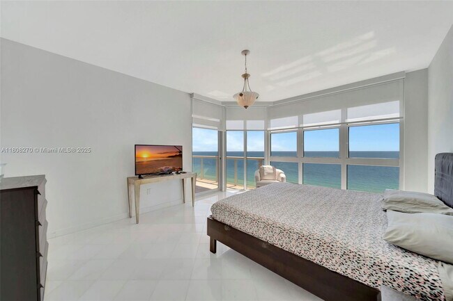 Foto del edificio - 6001 N Ocean Dr