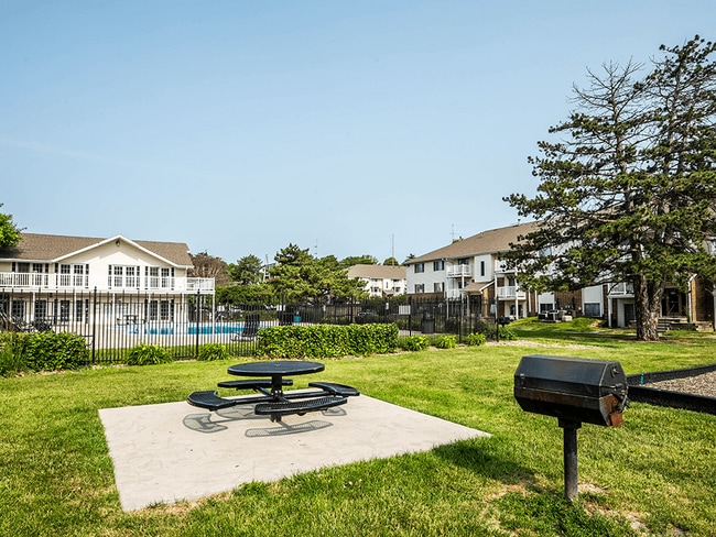 BBQ and Picnic Area - Pacific Winds