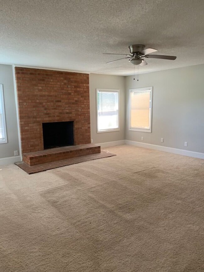 Foto del edificio - 1205 W Hwy 11