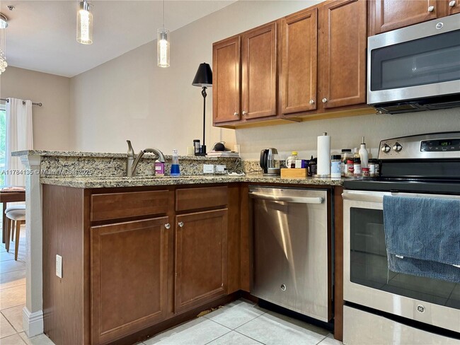 Foto del edificio - 8740 NW 97th Ave