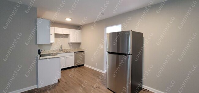 Building Photo - 6202 Greenacre Rd