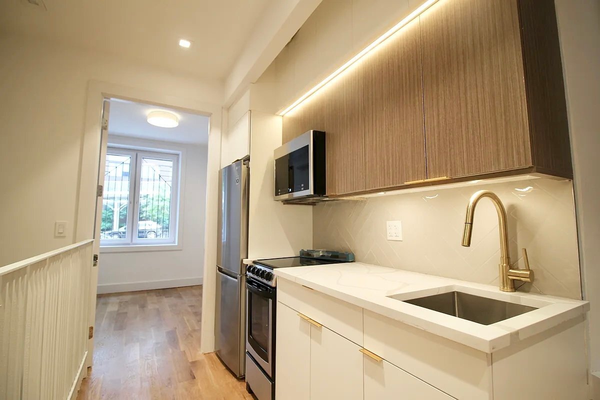 Photo - 223 E 96th St (New York, NY)