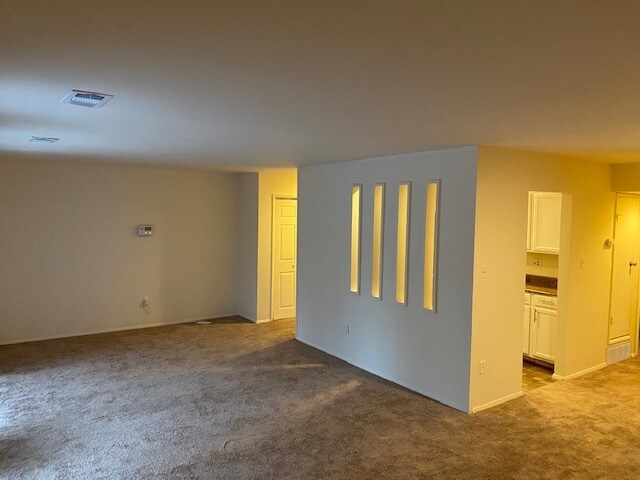 Building Photo - 573 Wilson Bridge Dr