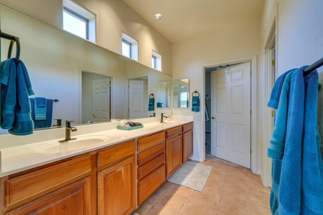 Building Photo - 11500 E Cochise Dr