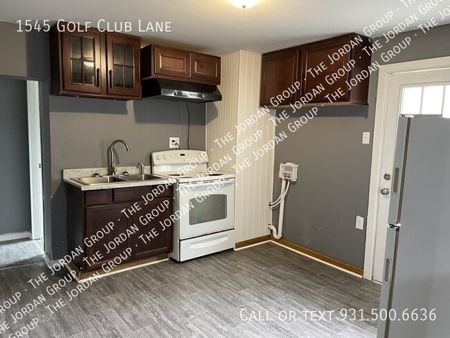 Building Photo - 1545 Golf Club Ln