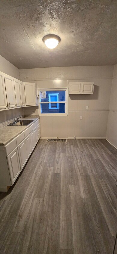 Foto principal - 1437 S Linden Ave
