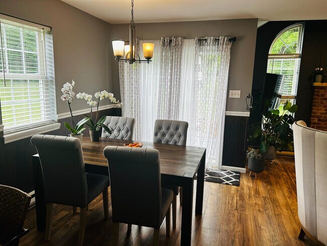 Foto del edificio - 611 Country Acres Ct