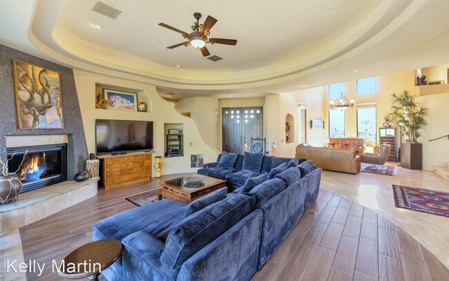 Building Photo - 3 br, 3.5 bath House - 10505 E Cinder Cone...